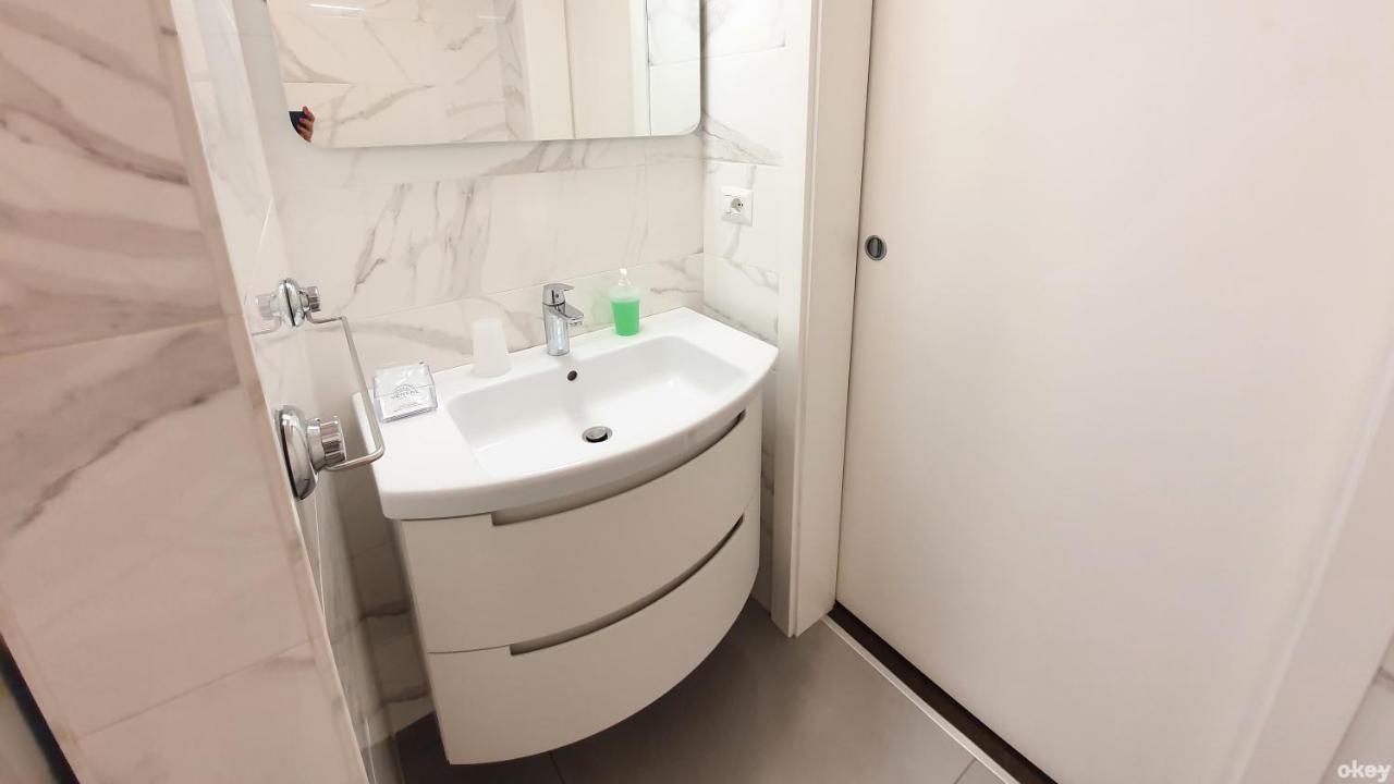 Star House - Bari Centro Apartment ภายนอก รูปภาพ
